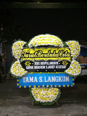 Papan Bunga Duka di Pulo Panjang